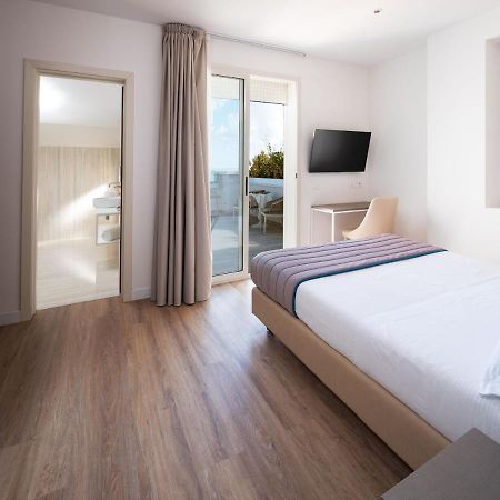 Trevi Family Resort Cattolica Bagian luar foto
