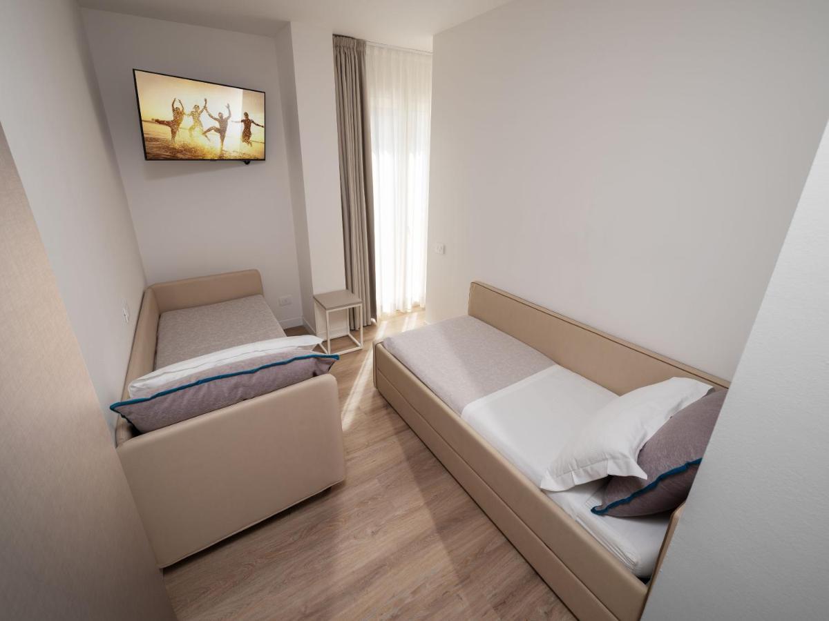Trevi Family Resort Cattolica Bagian luar foto